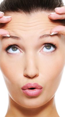 چگونه از خطوط ریز زیر چشم جلوگیری کنیم؟