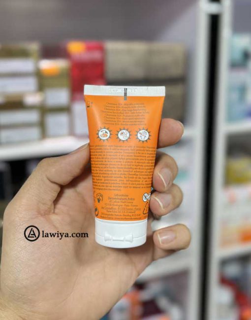 نظرات درمورد کرم ضدآفتاب و لک اون 50+ spf فوق سبک