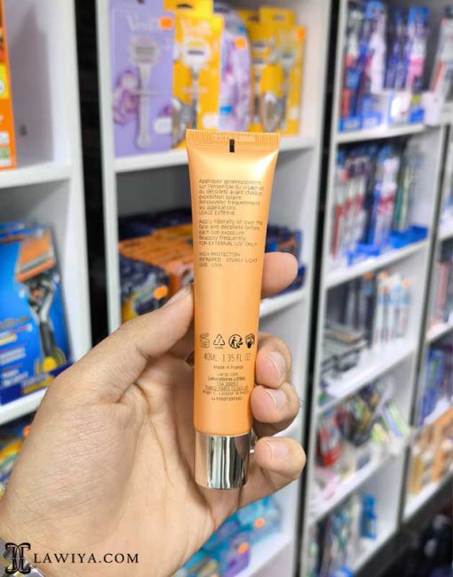 فلوئید ضد آفتاب ضد چروک و جوانساز لیراک مدل هیالورونیک spf30 اصل فرانسه 40 میل